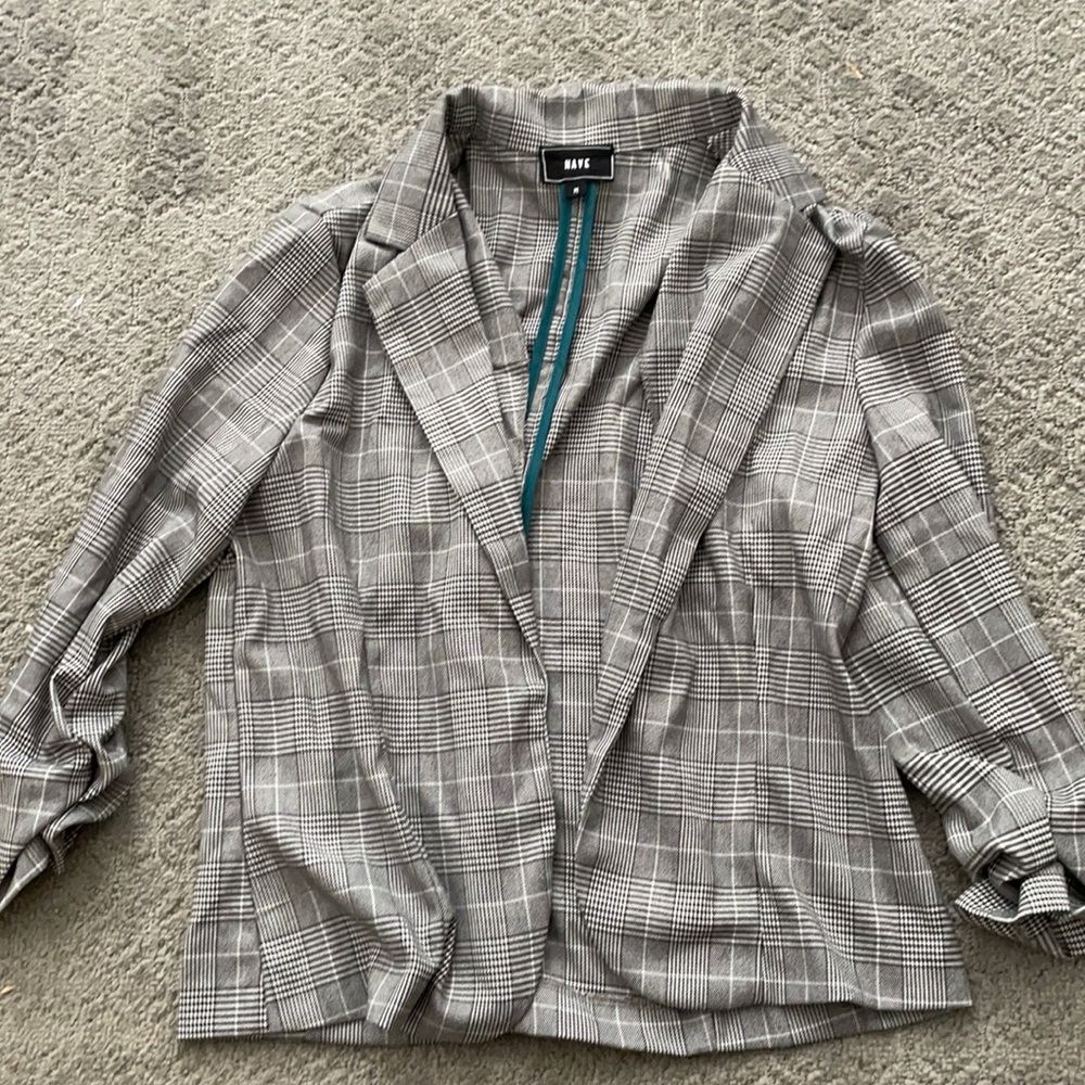 Plaid grey blazer